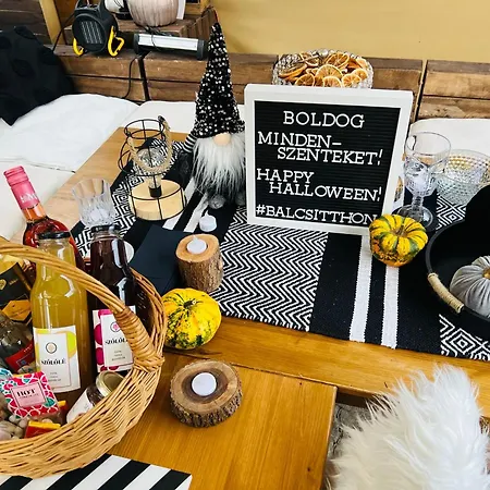 Apartment Balcsitthon